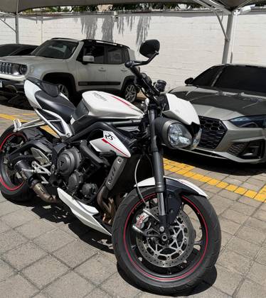 TRIUMPH STREET TRIPLE 765 RS 